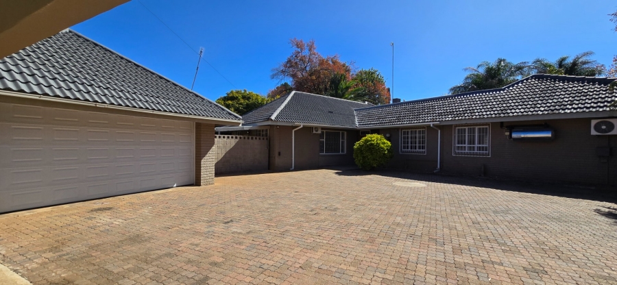 5 Bedroom Property for Sale in Stilfontein Ext 4 North West